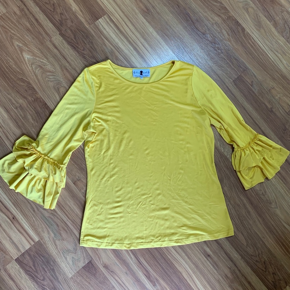 Dainty Jewells top